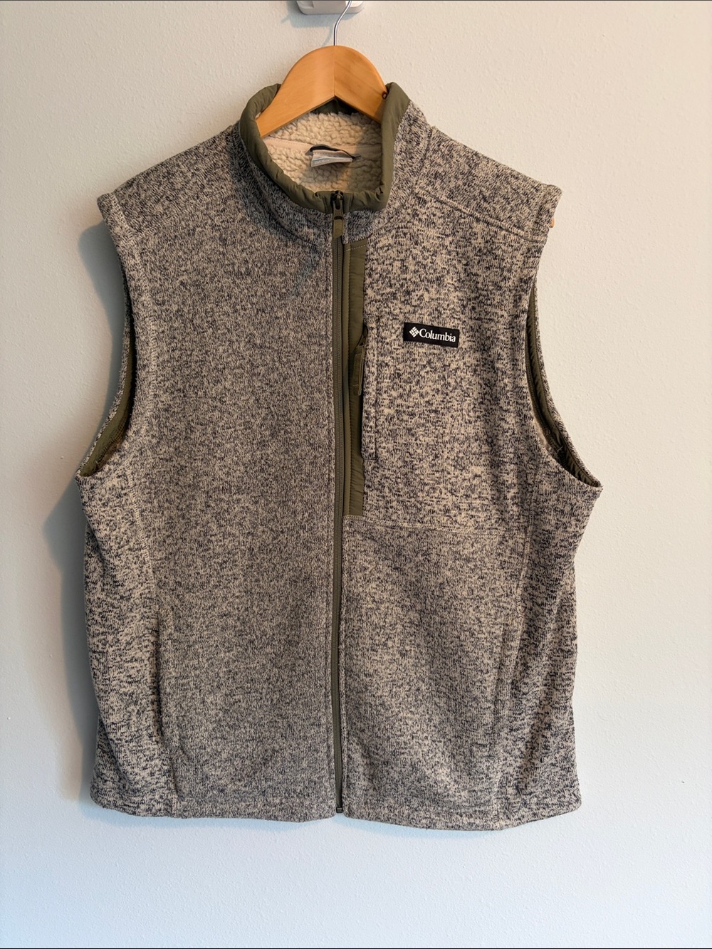 Columbia Men's Heather Gray Fleece Vest with Olive Accents